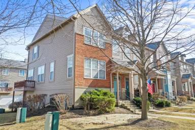 Main picture of 61 Thomas Ct