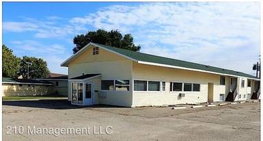 Main picture of 703 W Main St