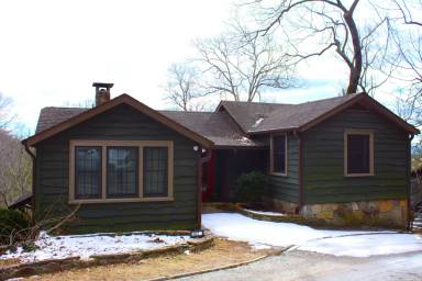 Main picture of 340 W Huckleberry Rd