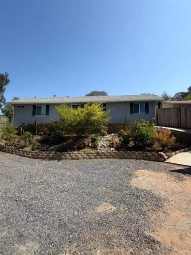 Main picture of 1564 York Dr
