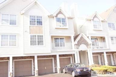 Main picture of 19 Inverness Dr