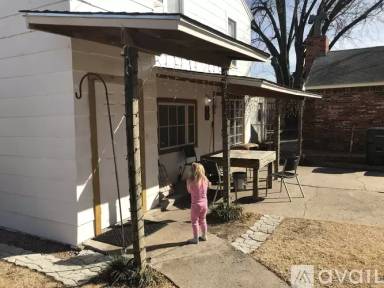 Main picture of 3804 N Redmond Ave