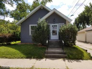 Main picture of 4415 E 38th St
