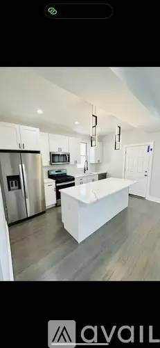 Main picture of 8111 S Green St