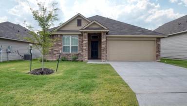 Main picture of 631 Fallbrook Dr