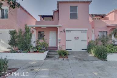 Main picture of 1121 N Gardner St