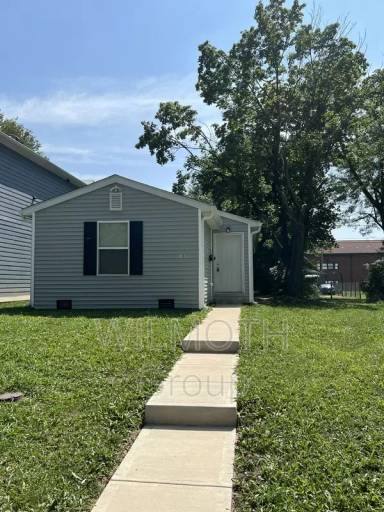 Main picture of 1055 W Roache St