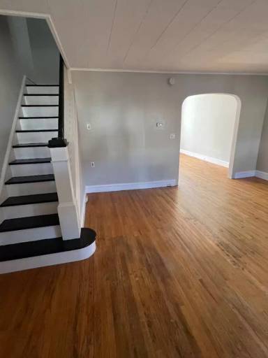 Main picture of 109 S 5th Ave
