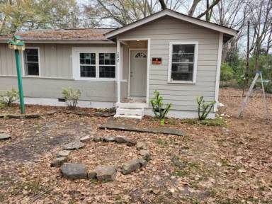 Main picture of 202 Fisher St