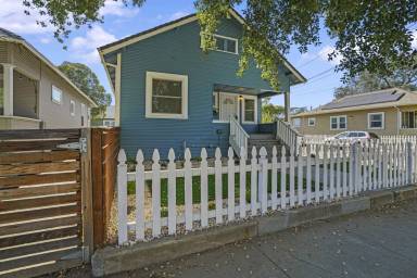 Main picture of 3900 3rd Ave