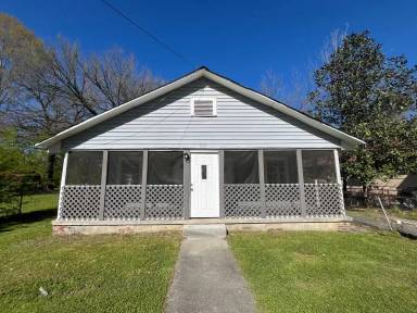 Main picture of 616 Pennington Ave SW