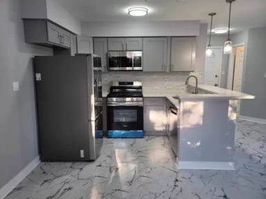 Main picture of 28 Lear Ct