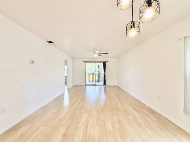 Main picture of 360 2nd Ave N