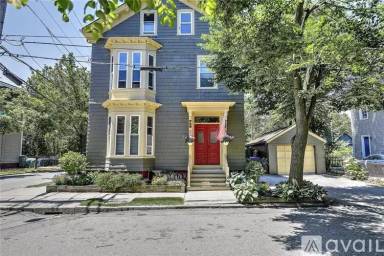 Main picture of 35 Hammond St