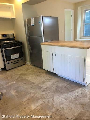 Main picture of 1062 Exchange St