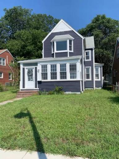 Main picture of 327 Chesapeake Ave