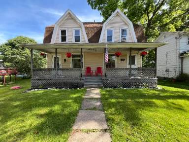 Main picture of 305 Poplar St