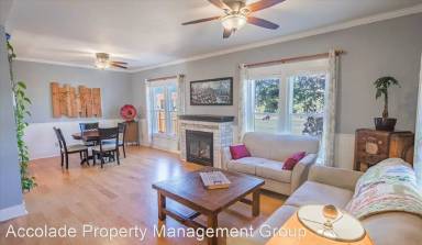 Main picture of 107 W 2nd St