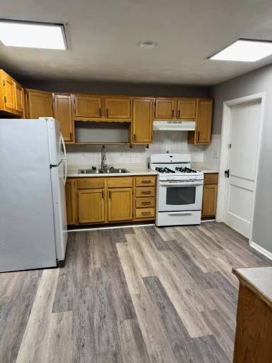 Main picture of 1213 N Main St
