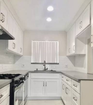 Main picture of 514 E Valencia Ave