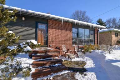 Main picture of 921 Lennox St