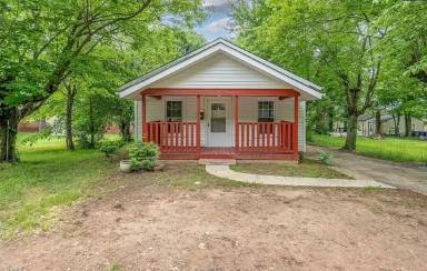 Main picture of 1006 Junia Ave