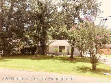 Main picture of 136 Red Oak Ln