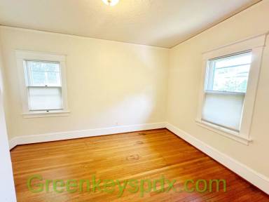 Main picture of 4214 SE 30th Ave