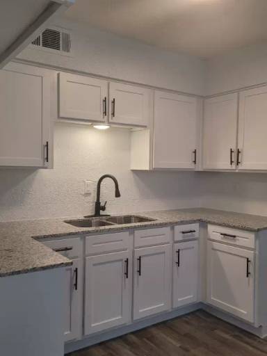 Main picture of Avalon Apartments