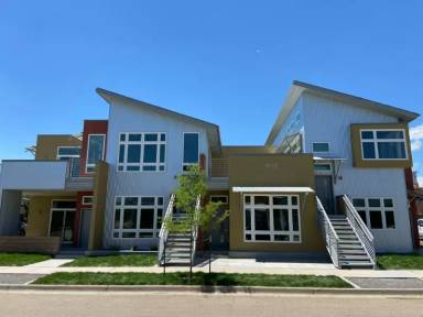 Main picture of 909 Blondel St