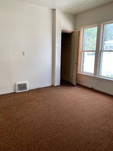 Main picture of 827 W 3rd St