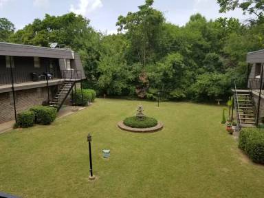 Main picture of 825 N Broadway 01 13 2018 12 00 Am