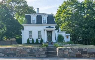 Main picture of 1104 Pleasant St