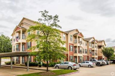 Main picture of 821 E O St