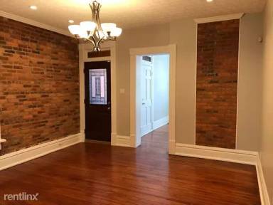 Main picture of 362 1/2 Jackson St