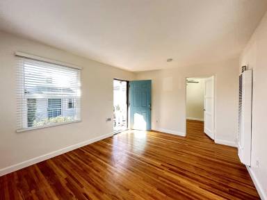 Main picture of 3926 Kendall St
