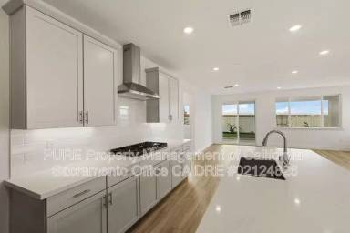 Main picture of 104 Annotto St