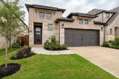 Main picture of 9316 Paintbrush Dr