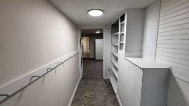 Main picture of 296 Main St