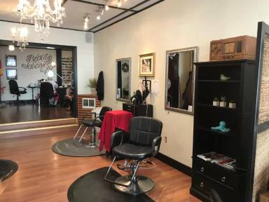 Main picture of 323 S Broadway St