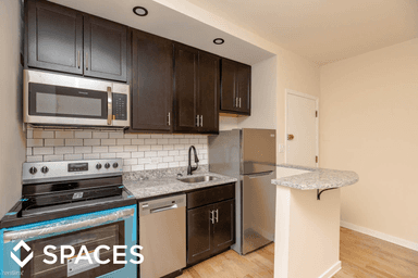 Main picture of 2143 W Thomas St
