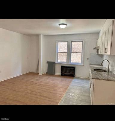 Main picture of 2135 Lurting Ave