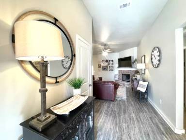 Main picture of 7418 32nd St