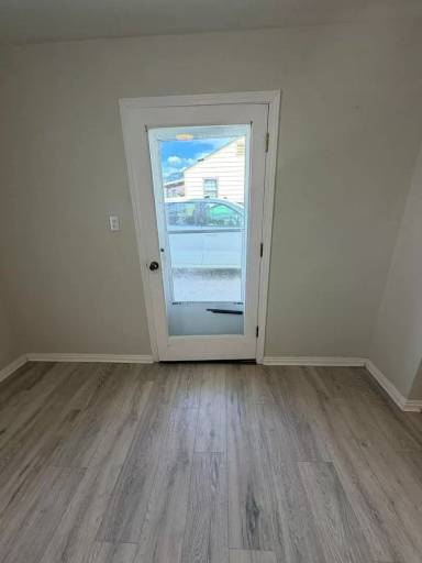 Main picture of 178 W Geneva