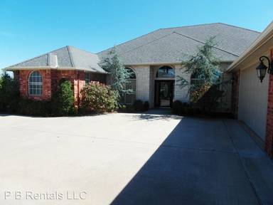 Main picture of 38 NW Sandy Trail Ln