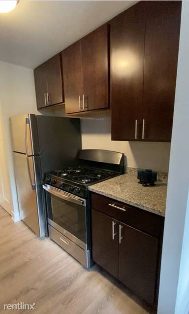 Main picture of 530 W Surf St