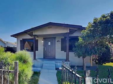 Main picture of 1523 W 67th St