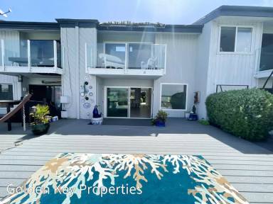 Main picture of 2399 Jefferson St