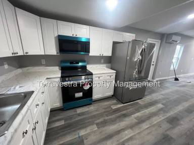 Main picture of 442 S Barber Ave