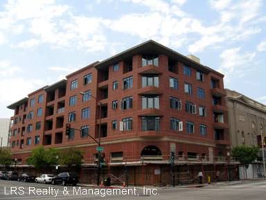 Main picture of 125 N Raymond Ave